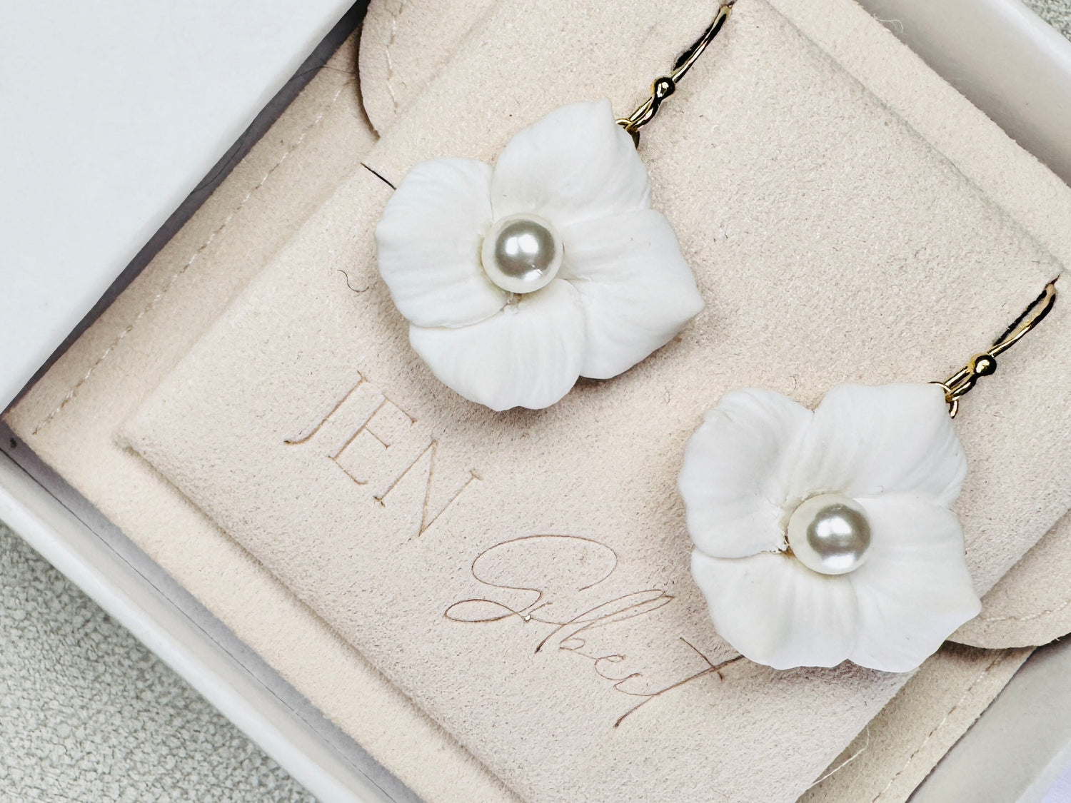 Faye Pearl Earrings