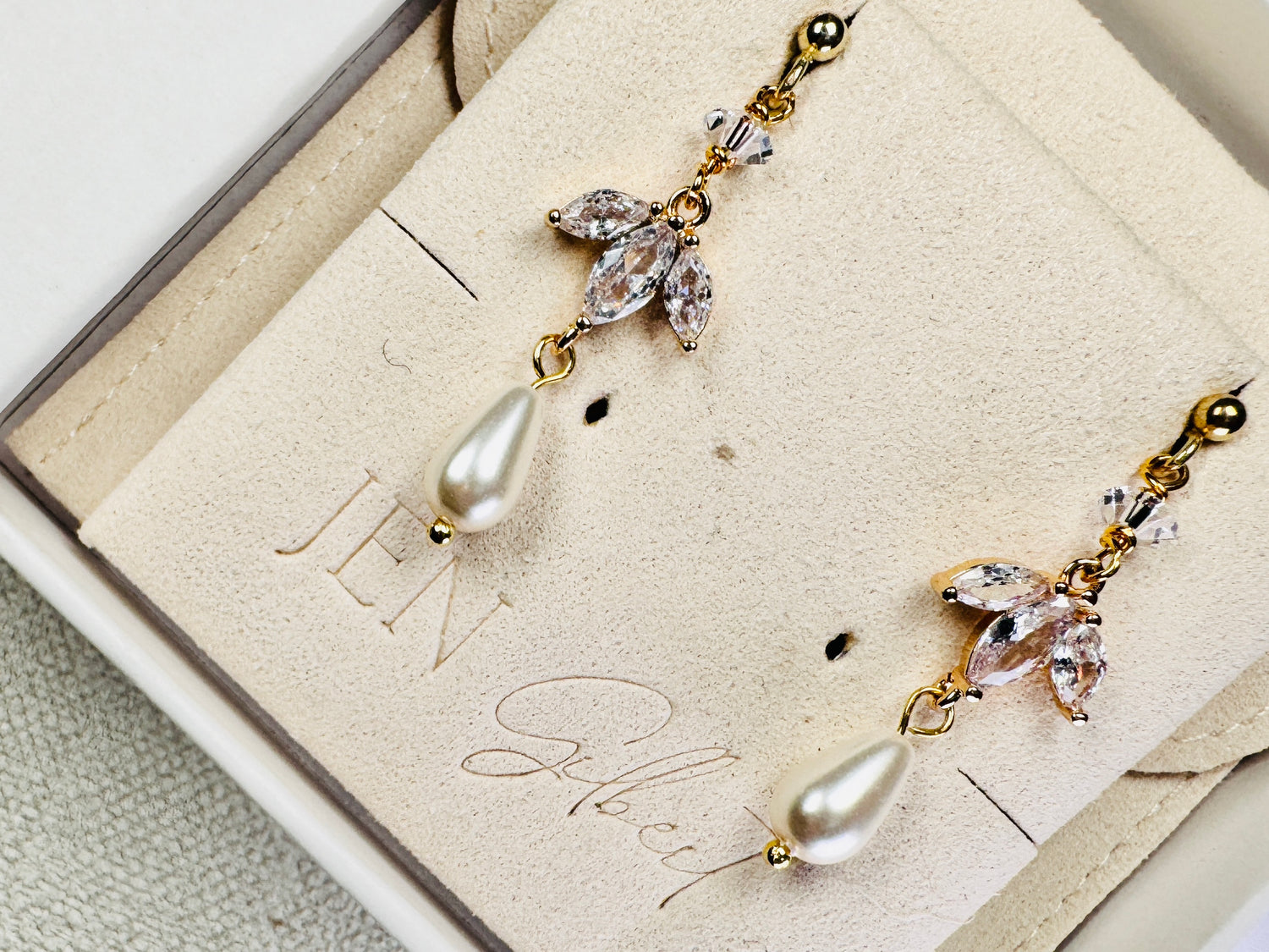 Helena teardrop Earrings