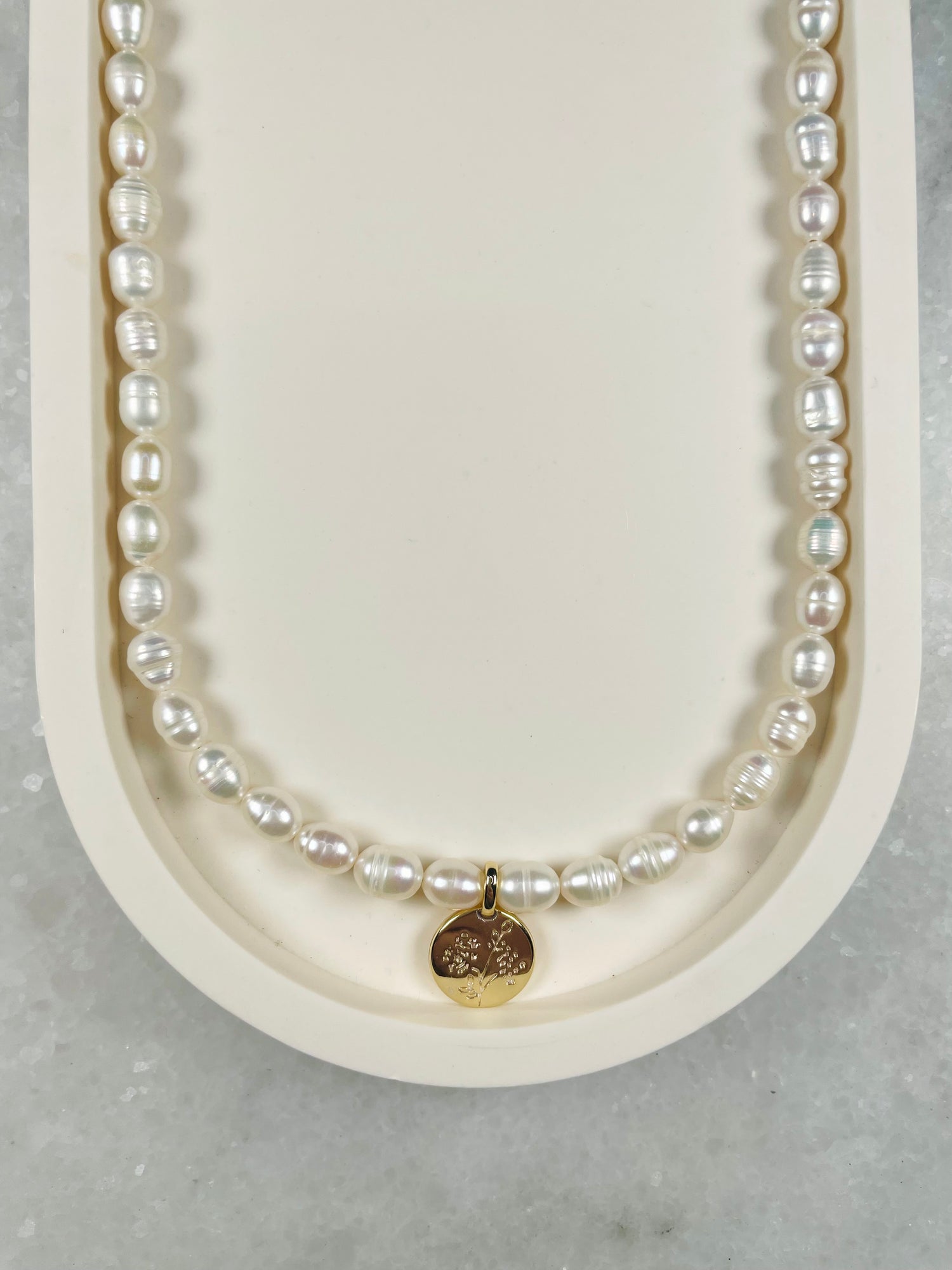 Medallion and Freshwater Pearl beaded necklace